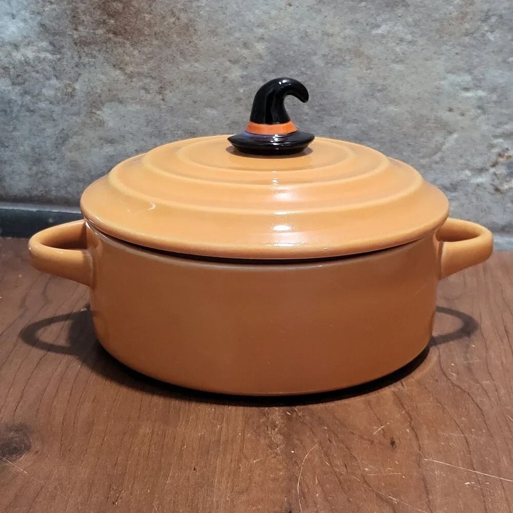 Stoneware Baking Dish Halloween Witch Hat Handle Lid Orange Soup Casserole